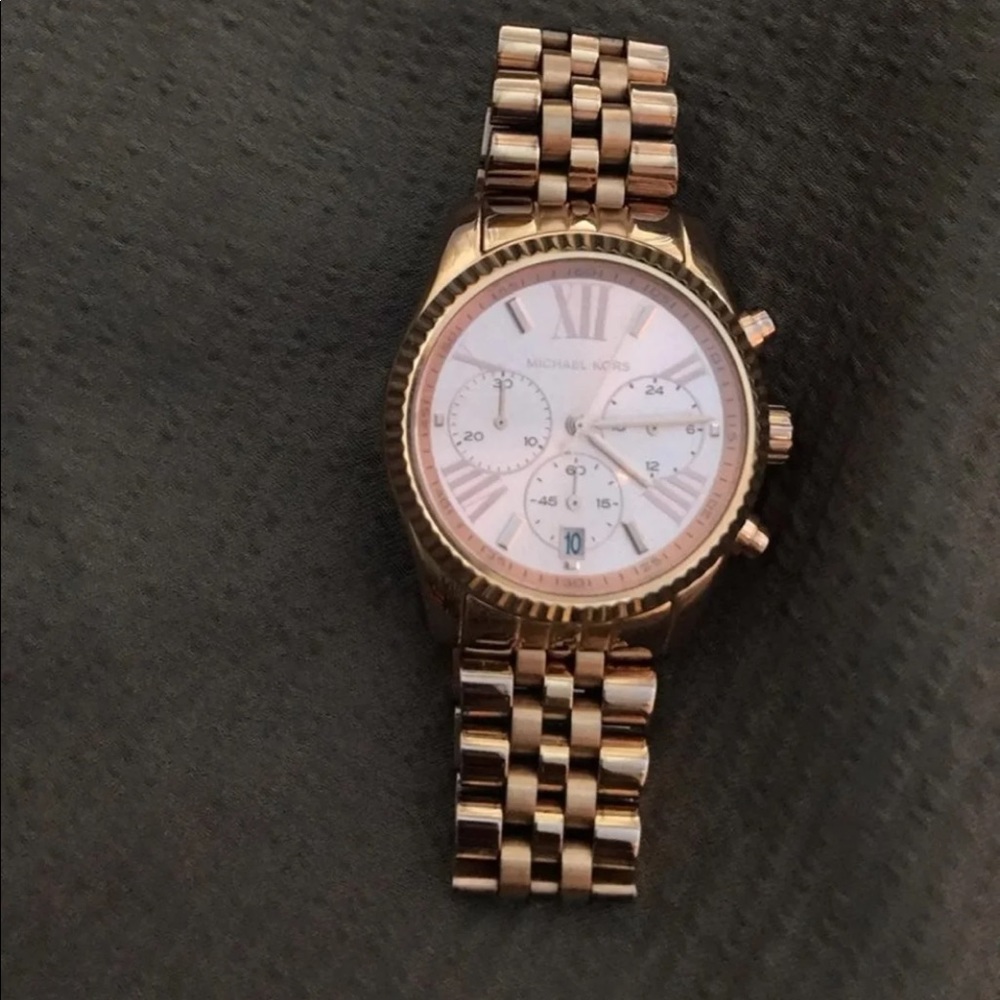 Michael kors rose gold watch